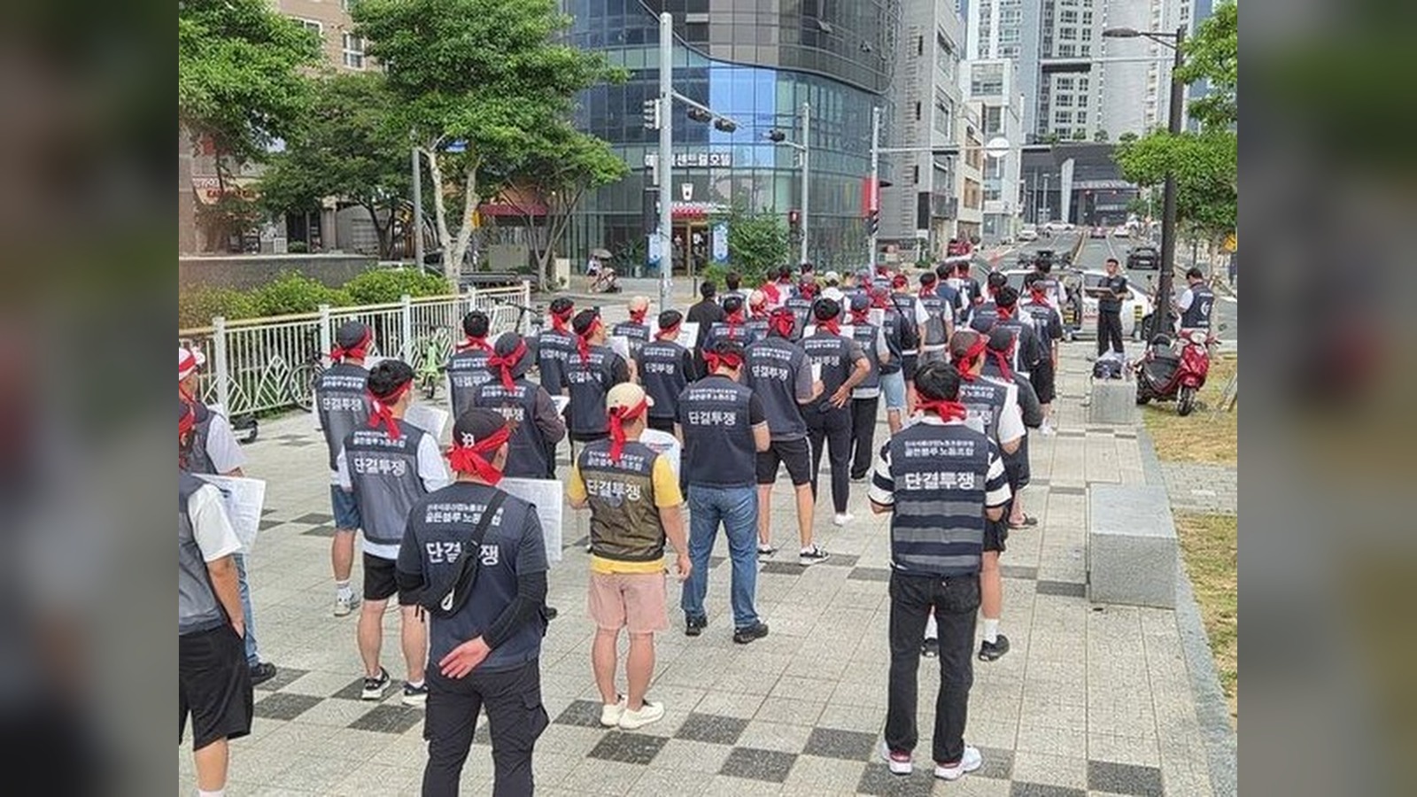[기획] 81% 지분의 그늘… ‘골든블루’는 누구를 위해 축배를 드나