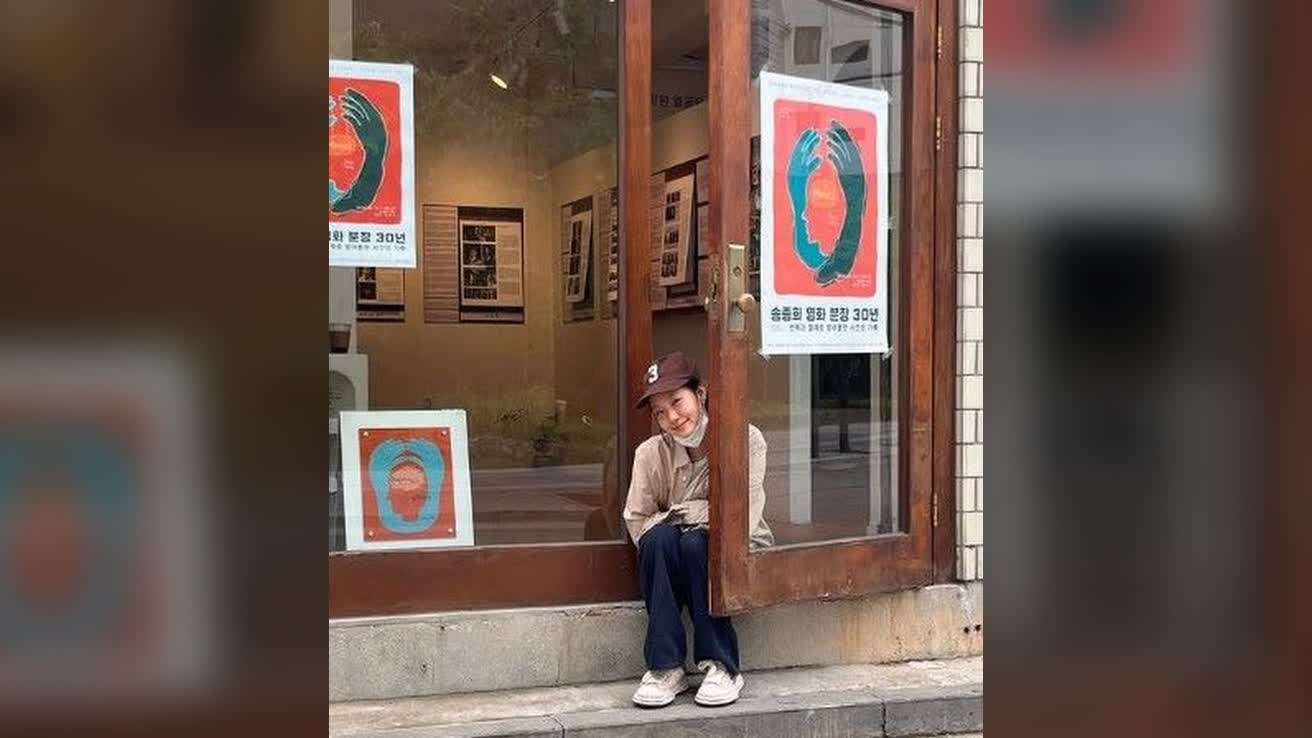 김고은, '은교' 시절 그대로인 동안 미모로 전시회