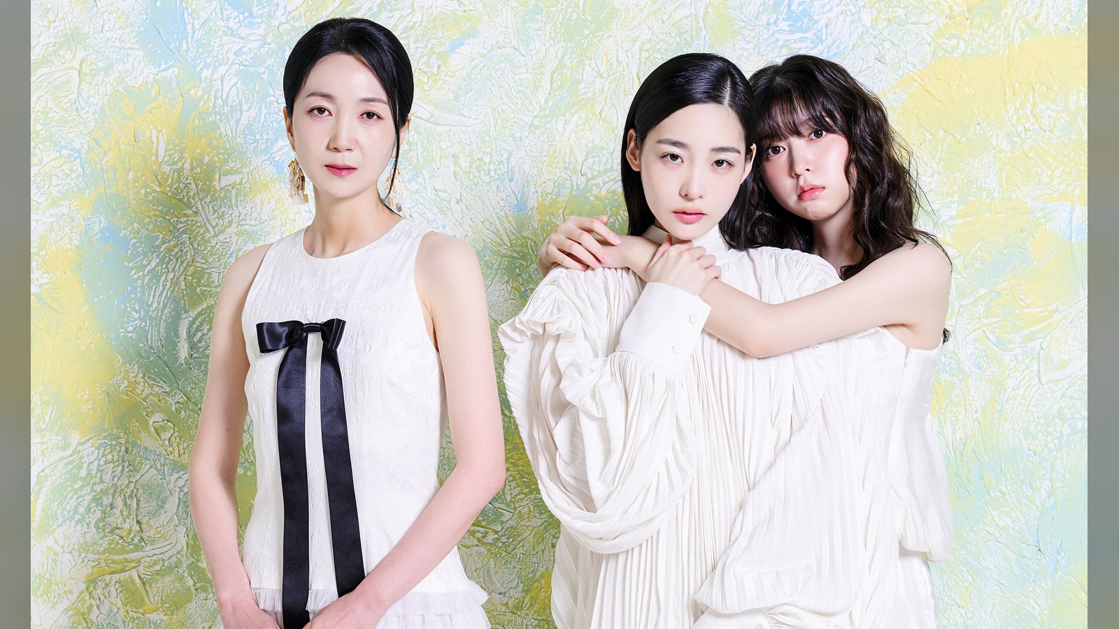 Kim Min-ha transforms into a Parisian, deleting her 'recycling memes'