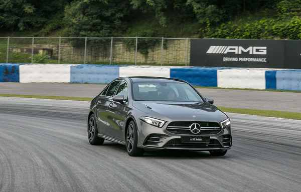 벤츠코리아, 고성능 스포츠 세단 'AMG A 35 4MATIC 세단' 출시