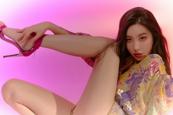 선미, 마리끌레르 화보 B컷 공개. “자유롭고 파격적인 포즈”