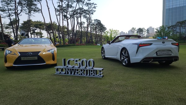 렉서스, 플래그십 스포츠카 ‘LC 500 컨버터블’ 출시