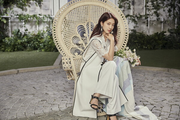 박신혜,싱그러움 물씬 풍기는 여름 화보 공개