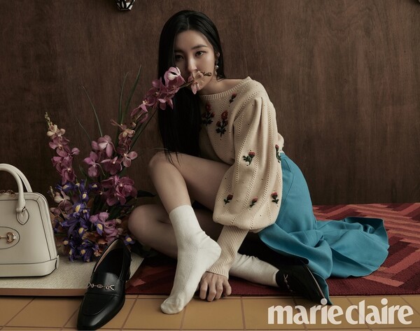 선미, 청하와 마리끌레르 5월호 장식. “그윽한 눈빛+감각적인 포즈”