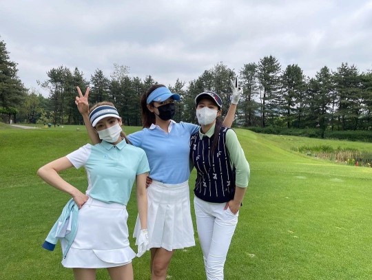 라운딩나가 ‘영앤리치’ 정석 보여준 소녀시대 멤버들