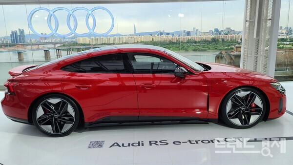 실내 인테리어까지 친환경을 고려한 아우디 전기차 e-트론GT, RS e-트론GT 한국시장 최초 공개