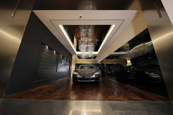 코오롱 모터스 BMW 대전신세계 전시장_BMW 7시리즈 공간