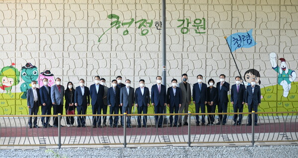 ‘청정강원! 청렴벽화 한마당’ 행사 개최