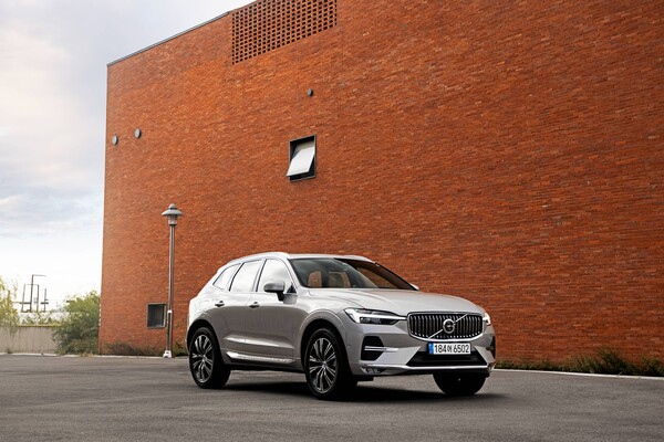볼보자동차 신형 XC60 정측면