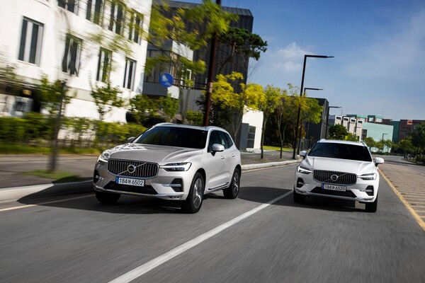 볼보자동차 신형 XC60 주행컷