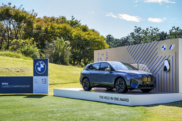 사진-BMW 레이디스 챔피언십 13번홀 홀인원 부상 BMW iX