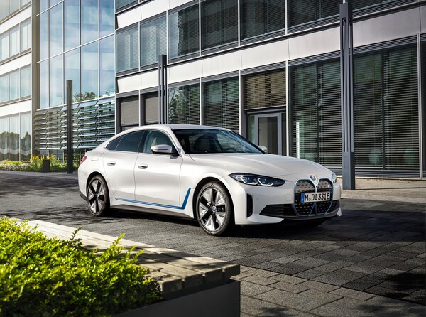 BMW THE i4