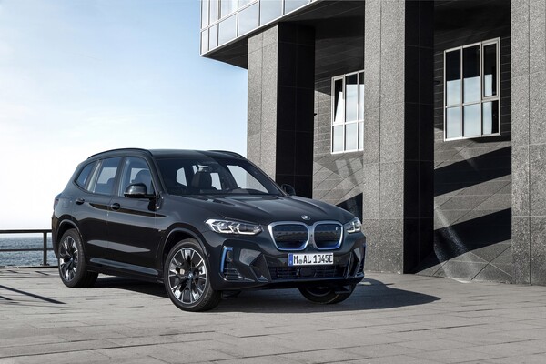 BMW THE iX3