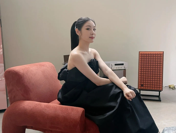 피겨여왕 김연아가 결혼식 3주 전 공개한 드레스 사진 