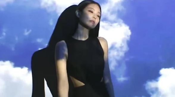 ‘블핑’ 제니가 직접 디자인한 차 ‘화제’ 환호까지 터져