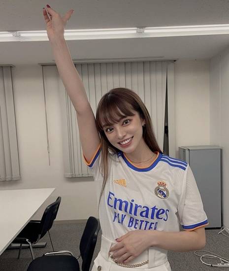 전세계 사로잡은 일본 ‘월클미녀’ 정체 알고보니