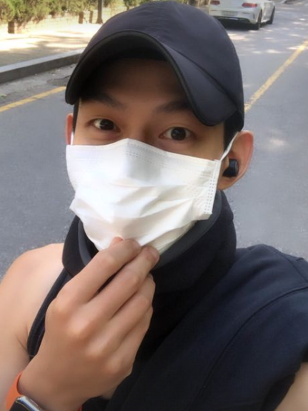 '유부녀와 불륜난 아이돌'은 최정원? "오히려 제보자가 협박해"