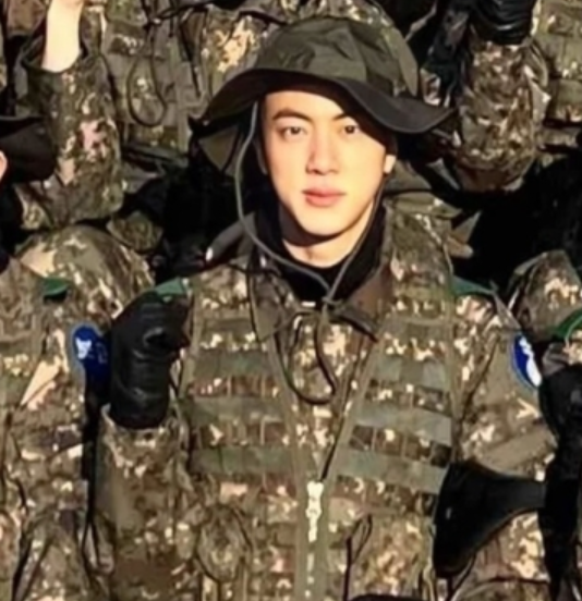 BTS 진 훈련소 동기 후기 화제 "너무 가슴 시리다"