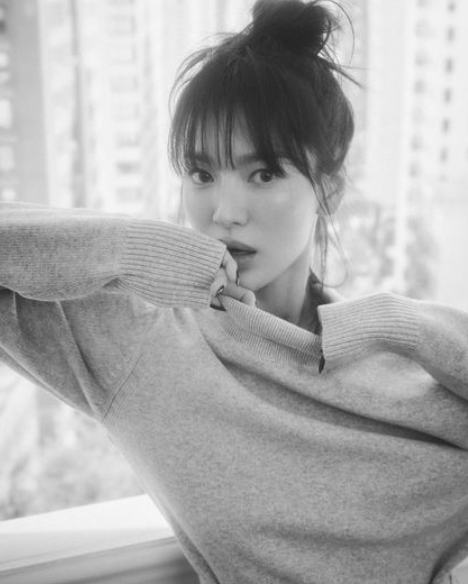 송중기 재혼 발표에 송혜교 인스타 근황, 머리 헝클어진채…