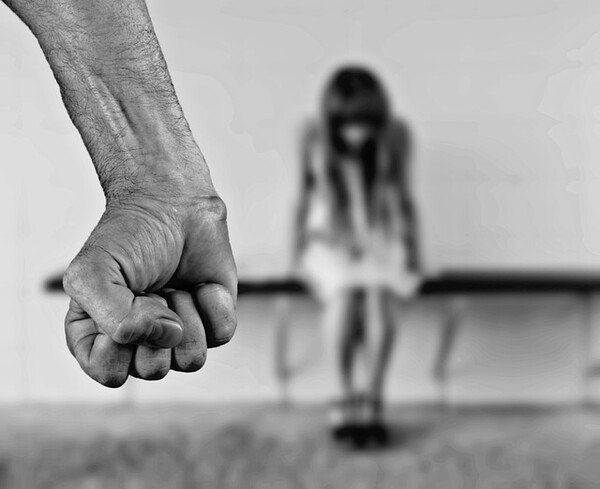 여자친구 흉기 써서 폭행한 전직 국가대표 누구? '피지컬:100' 출연자