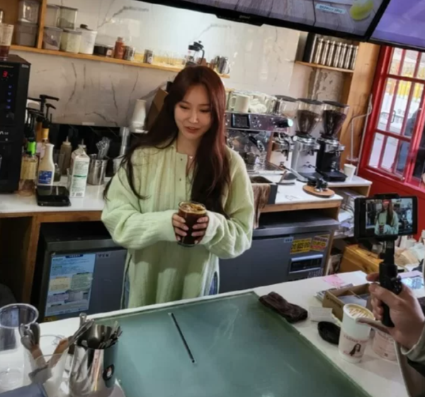 민영, 브레이브걸스 해체 후 근황에 카페 알바 중?