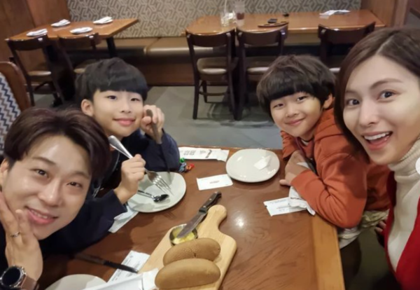 남편 뇌암 판정받은 여배우, 근황에 "사진 많이 남기려 한다"