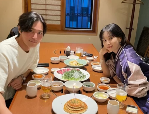 고소영, 남편 장동건과 결혼 13주년 자축 "대학생인줄"