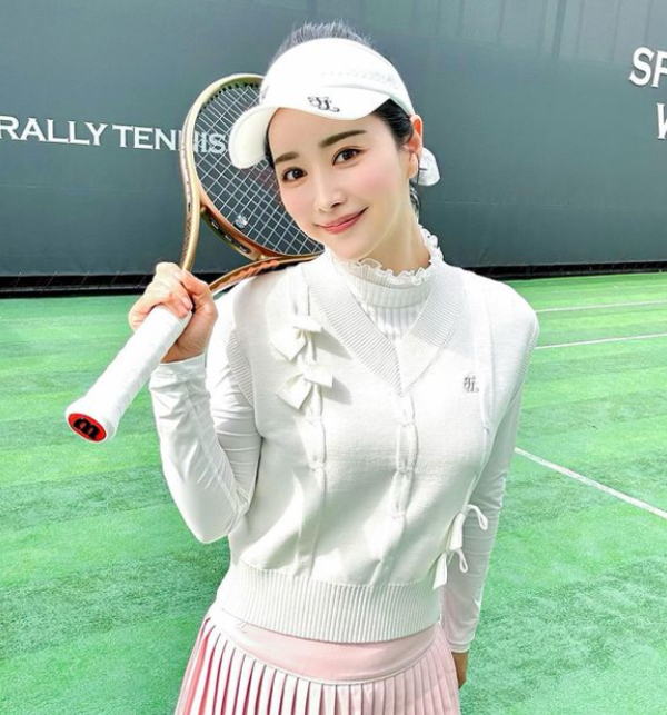 홍수아 "성형했다고 뭐라 하면서 뒤에서는…"