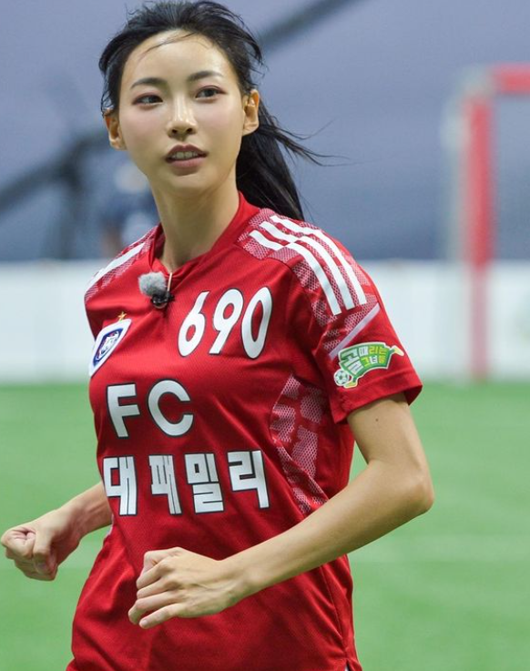 '골때녀' 육상선수 김민지, 카리나 뺨치는 근황