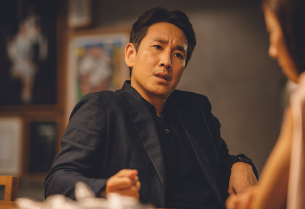 '마약 혐의' 이선균, 경찰 출석… 기자들에게 한 말 화제 