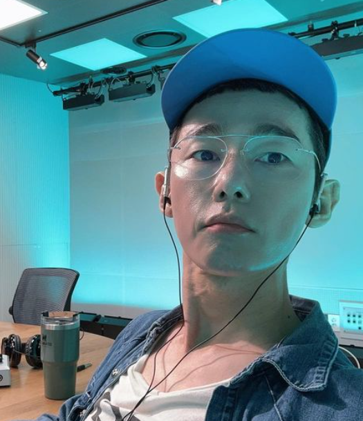 허지웅 "유명인, 메달리스트 군면제 공정하지 않아" 