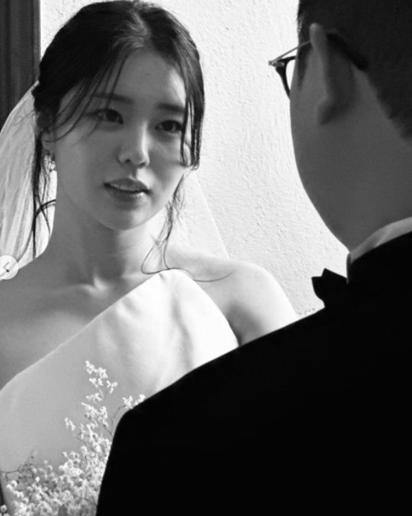 감스트♥뚜밥 웨딩사진 공개… 결혼식은 언제? 