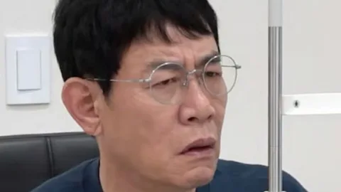 Kyung-kyu Lee es diagnosticado con cataratas debido a sus 7 años de vida dedicada a la pe…