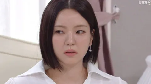 Kang Da-bin, salvando a Nam Sang-ji en el umbral de la vida y la muerte, se quita el anil…