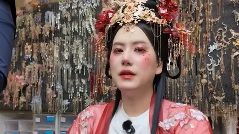 キュヒョン、上海で「ワンホン」に変身... 15万ウォンで完成させた