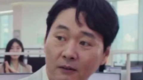 From office workers with massagers to neat CPs, Kim Gun-ho's