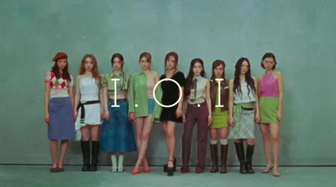 아이오아이, 10주년 신보 2개월 연속 1위