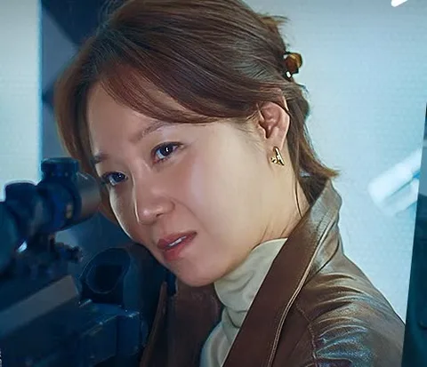 공효진과 윤종호 감독의 만남, 신작 '유부녀 킬러' 티저 공개