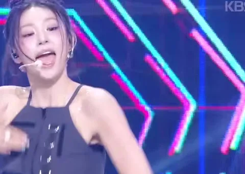 OURBERDAY presenta su actuación de 'HUNGRY (Side B)' en Music Bank