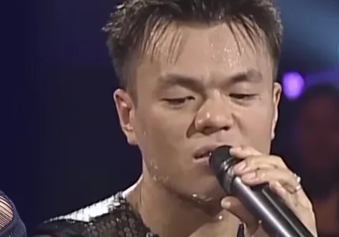 Por qué Sung Si-kyung no pudo contener la risa ante la pose final de Park Jin-young
