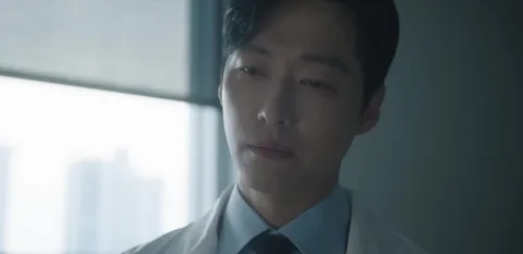 En la serie 'The Husband', Namkoong Min protagoniza un thriller criminal sobre su lucha d…