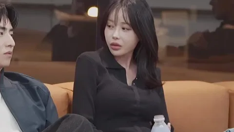 Jin-woo y Park Jin-young: una historia de amor con un giro inesperado tras las lágrimas.