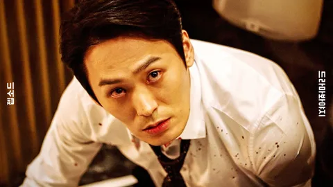 Choi Dae-hoon's chilling transformation into a guiltless psychopath in 'Bad and Crazy 2'