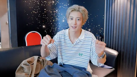 EXO member confesses to mishap with paper cane prop during Manila concert