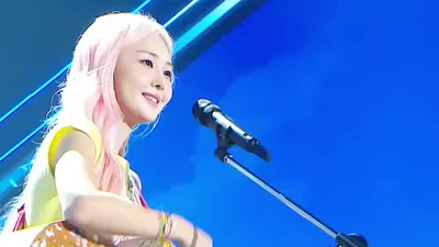한이서, '뒤로 가지 않는 지하철'로 전한 위로와 희망