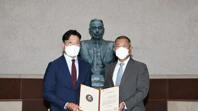 현대자동차그룹 정몽구 명예회장 「정몽구 백신혁신센터」 설립에 사재 100억원 기부