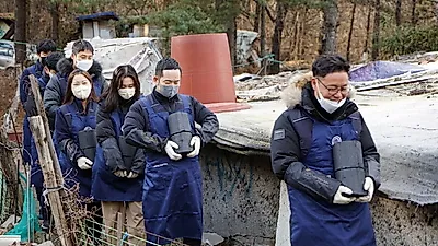 13년째 이어지는 ‘이디야의 동행’, 소외계층에 연탄과 식료품 전달