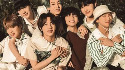 BTS llega a Incheon tras su actuación en el show del medio tiempo de la Copa del Mundo