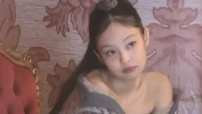 제니, 보일 것 같아…흘러내려가는 옷 입고 '찰칵'