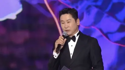 신동엽, '성+인물' 논란 의식했나 백상에서 '헉'